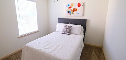 5Bdrm 2.5Bath 9Beds - The Nest Big House