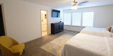 5Bdrm 2.5Bath 9Beds - The Nest Big House