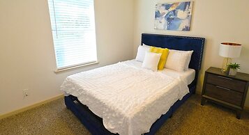 5Bdrm 2.5Bath 9Beds - The Nest Big House