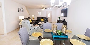 5Bdrm 2.5Bath 9Beds - The Nest Big House