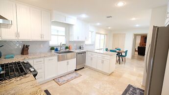 6Bdrm 4Bath 12Beds - Vacation Pool House