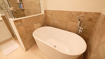 6Bdrm 4Bath 12Beds - Vacation Pool House