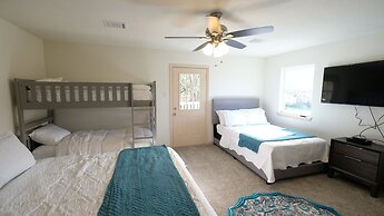 6Bdrm 4Bath 12Beds - Vacation Pool House