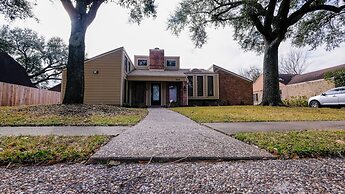 3Bdrm 2.5Bath 6Beds - Pool House