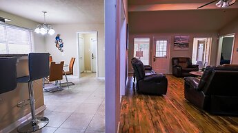 3Bdrm 2.5Bath 6Beds - Pool House