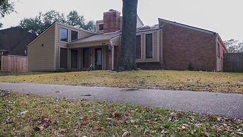 3Bdrm 2.5Bath 6Beds - Pool House