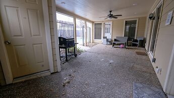 3Bdrm 2.5Bath 6Beds - Pool House