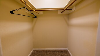 3Bdrm 2.5Bath 6Beds - Pool House