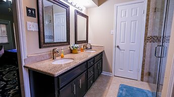 3Bdrm 2.5Bath 6Beds - Pool House