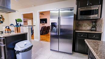 3Bdrm 2.5Bath 6Beds - Pool House