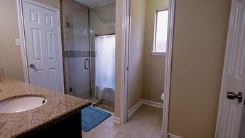 3Bdrm 2.5Bath 6Beds - Pool House