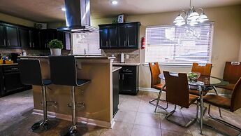 3Bdrm 2.5Bath 6Beds - Pool House