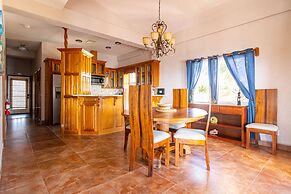 Lighthouse Beach Villas