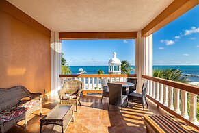 Lighthouse Beach Villas