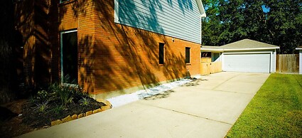 4Bdrm 2.5Bath 8Bed - Story North Houston