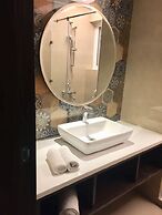 Hotel Le ROI Lake View koti