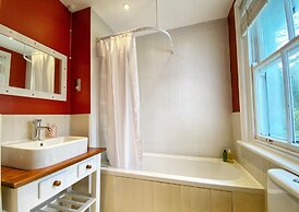 Lakes End Guest House