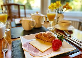 Lakes End Guest House