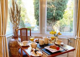 Lakes End Guest House