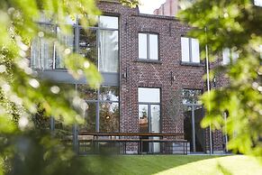 Chambre d'Amis by Alix