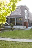 Chambre d'Amis by Alix