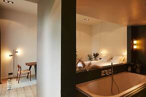 Chambre d'Amis by Alix