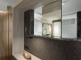 Nautilux Rethymno by Mage Hotels