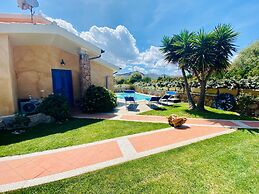 Villa Pavoncella Con Piscina