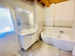 Villa Pavoncella Con Piscina