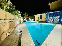 Villa Pavoncella Con Piscina