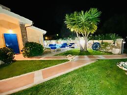 Villa Pavoncella Con Piscina