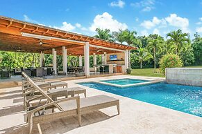 Luxurious 5-bdr villa at Casa de Campo