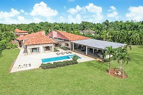 Luxurious 5-bdr villa at Casa de Campo