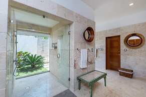 Luxurious 5-bdr villa at Casa de Campo