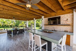 Luxurious 5-bdr villa at Casa de Campo