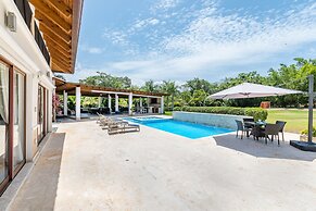 Luxurious 5-bdr villa at Casa de Campo
