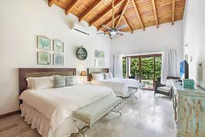 Luxurious 5-bdr villa at Casa de Campo