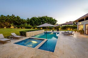 Luxurious 5-bdr villa at Casa de Campo