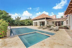 Luxurious 5-bdr villa at Casa de Campo