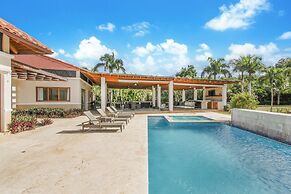 Luxurious 5-bdr villa at Casa de Campo
