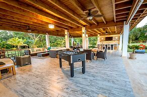 Luxurious 5-bdr villa at Casa de Campo