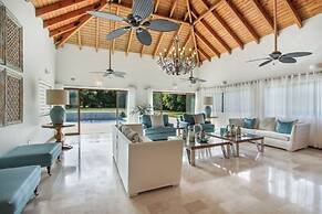Luxurious 5-bdr villa at Casa de Campo