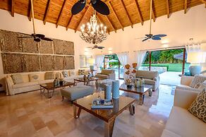 Luxurious 5-bdr villa at Casa de Campo