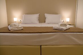 Uni Island City Suites