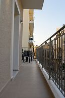 Uni Island City Suites