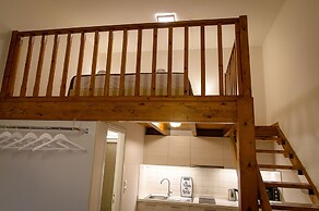 Uni Island City Suites