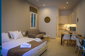 Uni Island City Suites