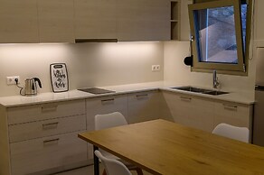 Uni Island City Suites