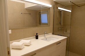 Uni Island City Suites