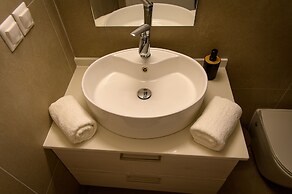 Uni Island City Suites